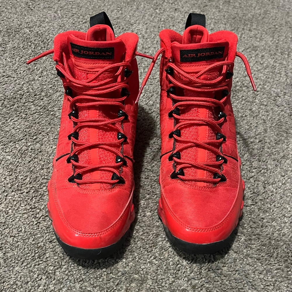 selling jordan retro 9 chile red.